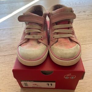 See Kai Run Peyton coral tie dye size 11